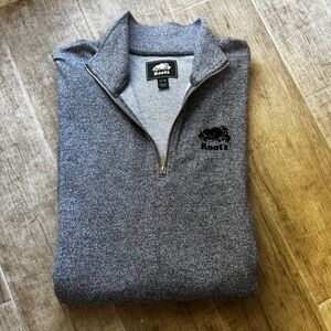 Roots men’s gray pull over short sleeve zip sweater XL